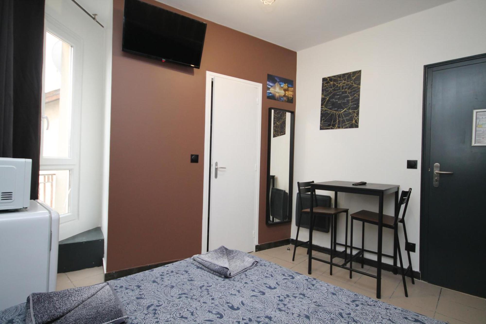 09 - Chambre Proche Paris Et Transports Avec Tv Wifi Saint-Denis  Esterno foto